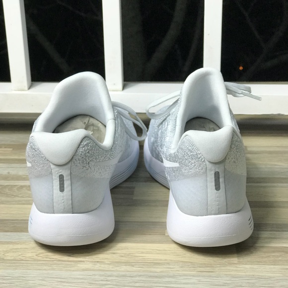 NWT Nike LunarEpic Low Flyknit 2 Pure Platinum W - Picture 5 of 7
